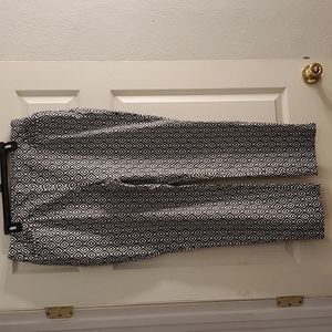 Chico's size 2.5R two front pocket black & white dress pants